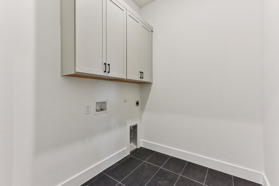 47 web or mls Robin Trail S0401 047