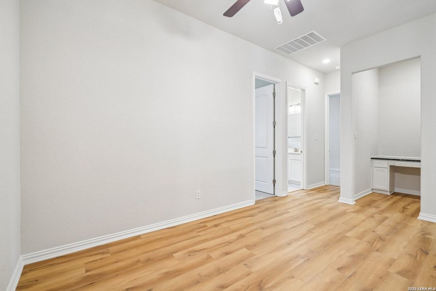Spacious, unfurnished interior of a new home in The Crossvine, Schertz (Image 15).