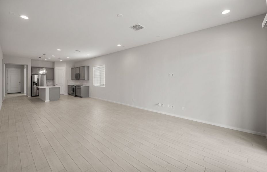 Spacious, unfurnished interior of a new home in Regent Hills - Meadow Series, Buckeye (Image 21). Spacious, unfurnished interior of a new home in Regent Hills - Meadow Series, Buckeye (Image 21).