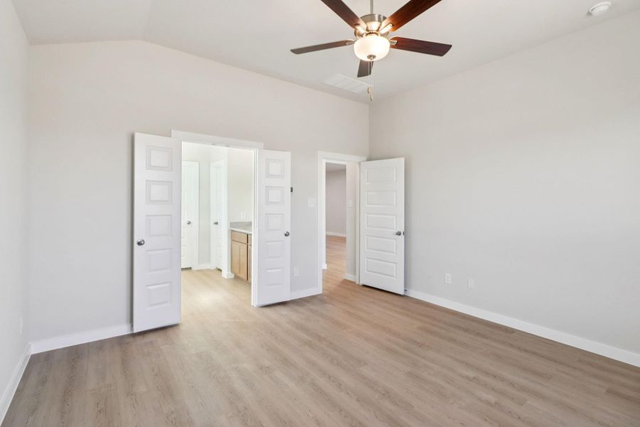 Spacious, unfurnished interior of a new home in Bluestem, Brookshire (Image 27).