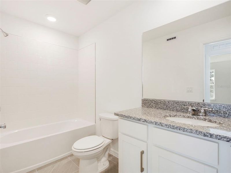 Furnished interior view inside a new home in Aulin Square, Oviedo (Image 11).