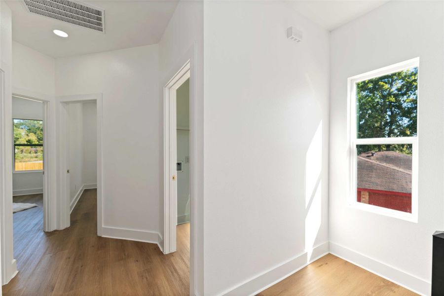 Spacious, unfurnished interior of a new home in , Houston (Image 19).