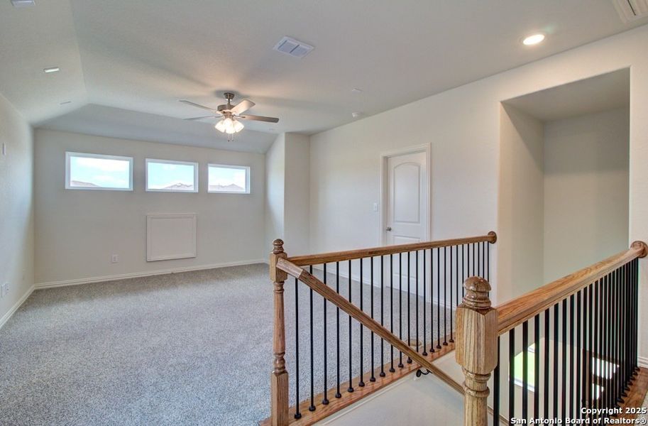 Spacious, unfurnished interior of a new home in Casinas at Gruene, New Braunfels (Image 20).