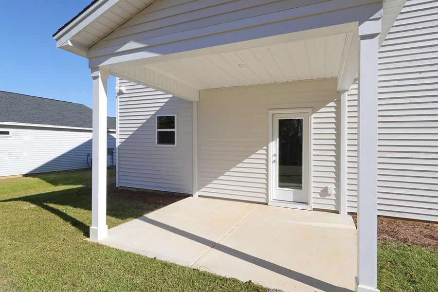 Exterior details and patio area of a home in Jordan Grove, Conway (Image 3).