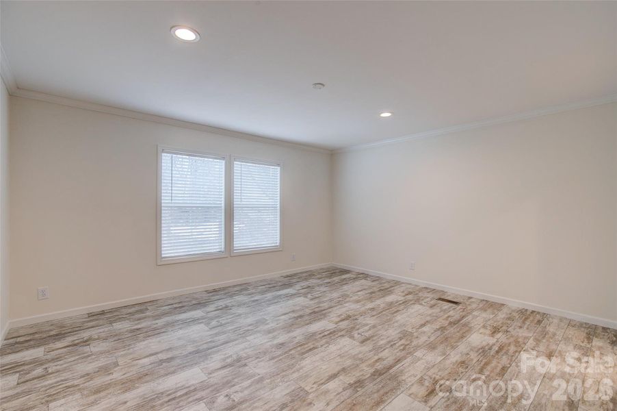 Spacious, unfurnished interior of a new home in , Chester (Image 40).