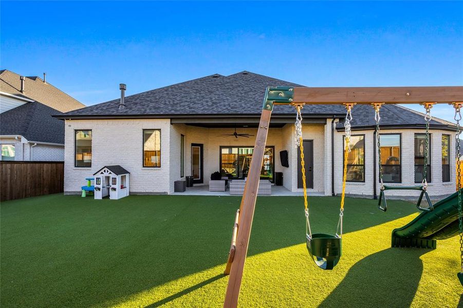 Exterior details and patio area of a home in Lakewood at Brookhollow – 60′, Prosper (Image 24).
