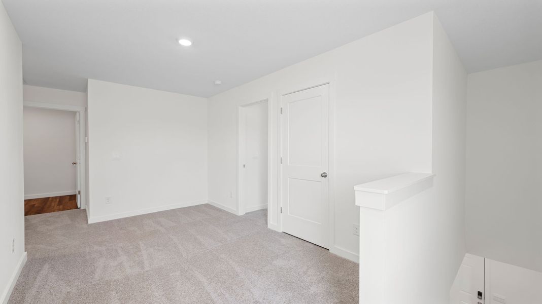 Spacious, unfurnished interior of a new home in Evergreen Landing, Rossville (Image 17).