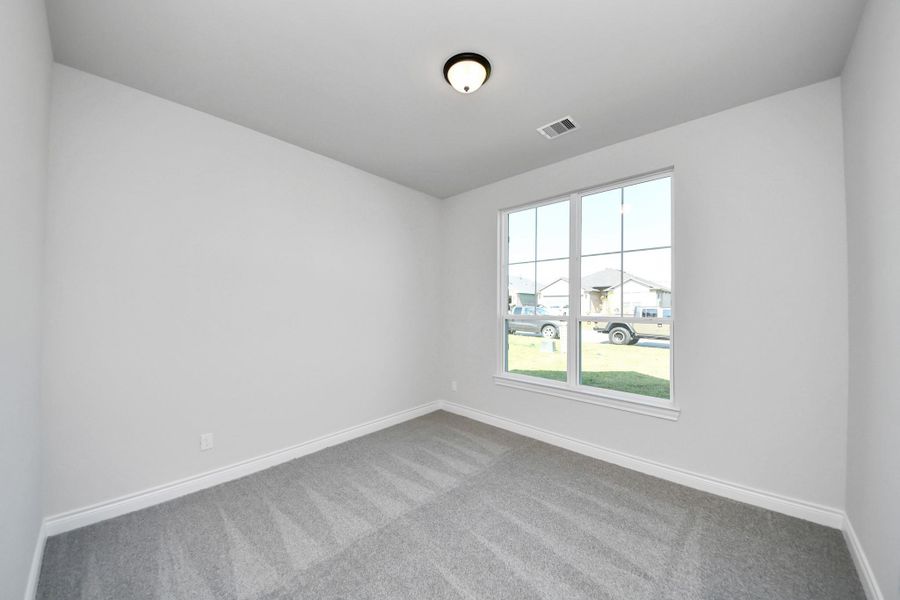 Spacious, unfurnished interior of a new home in Lexington Heights, Willis (Image 21).