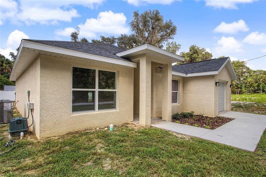 Exterior details and patio area of a home in , Ocala (Image 19). Exterior details and patio area of a home in , Ocala (Image 19).