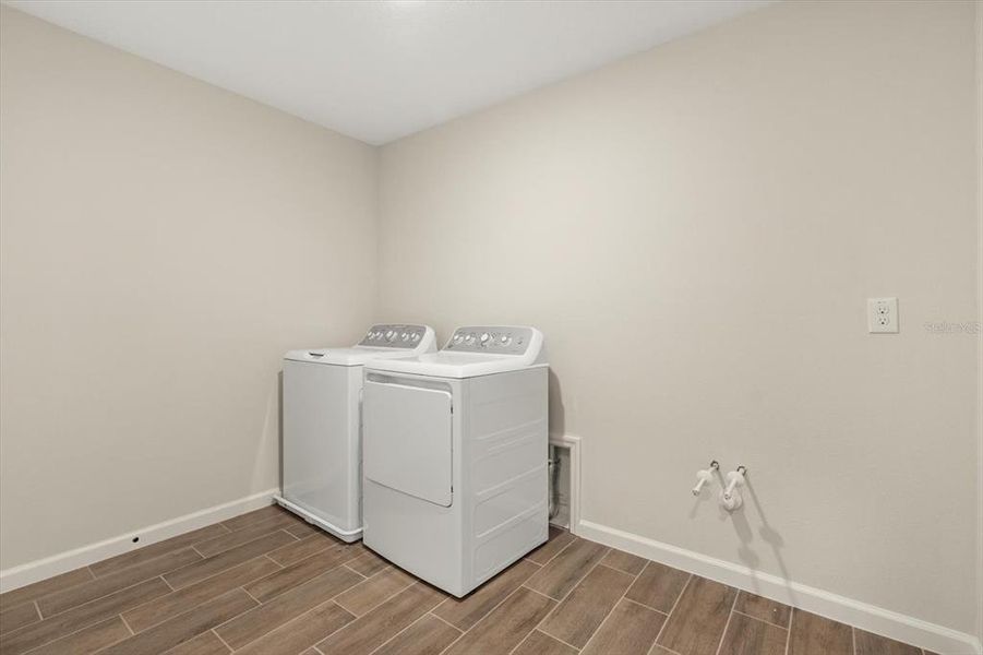 Close-up of interior finishes inside a home in Seasons at Lakeside Forest, Tavares (Image 21).