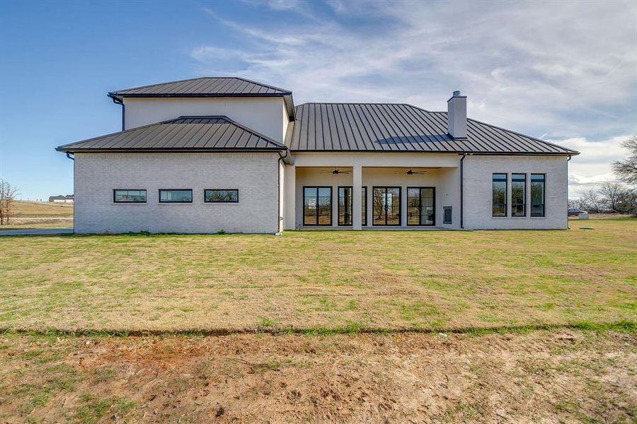 Exterior details and patio area of a home in , Weatherford (Image 24).