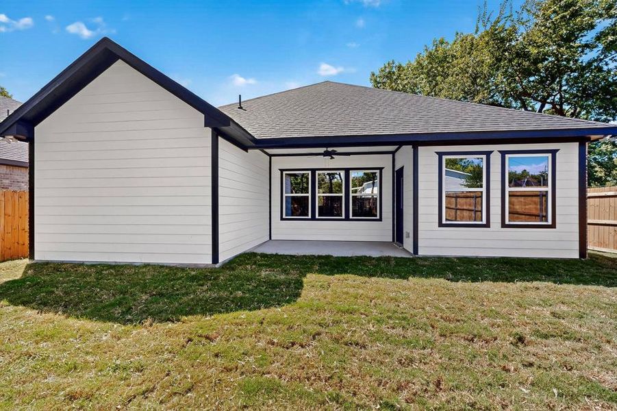 Exterior details and patio area of a home in , Ennis (Image 19).