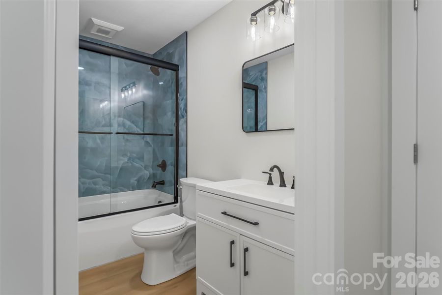 Furnished interior view inside a new home in , Marion (Image 13).