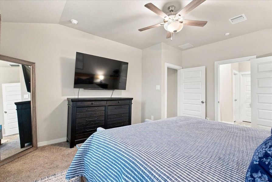 Furnished interior view inside a new home in , Texas City (Image 37). Furnished interior view inside a new home in , Texas City (Image 37).
