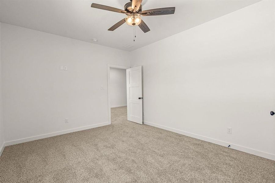 Spacious, unfurnished interior of a new home in , Aledo (Image 31).