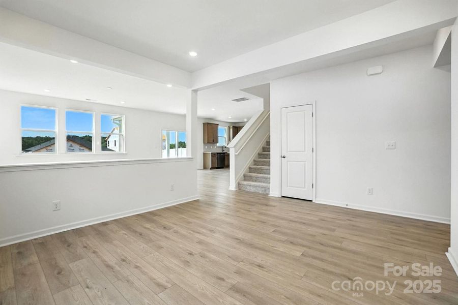 Flex space right off the living area, convenient for an office, dining, or more!