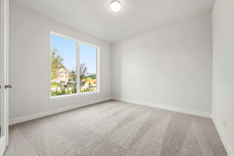 Spacious, unfurnished interior of a new home in Grand Central Park – 50', Conroe (Image 11).