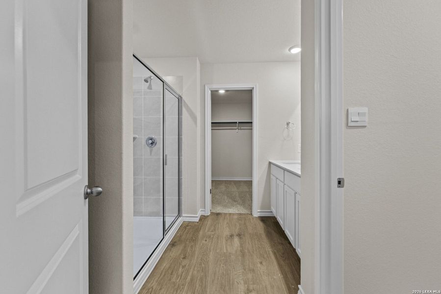 Spacious, unfurnished interior of a new home in Brookstone Creek, San Antonio (Image 20).