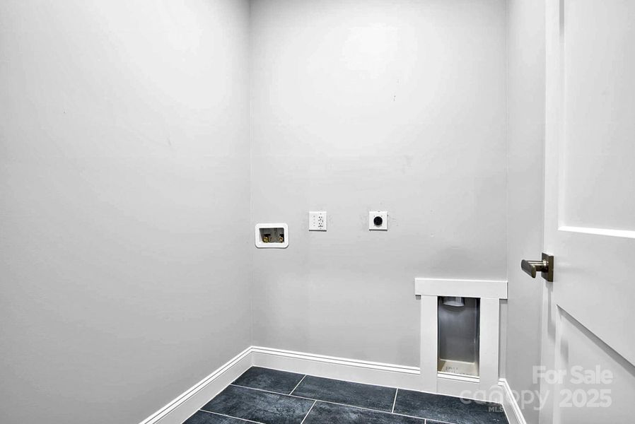 Image 44 of a home in .