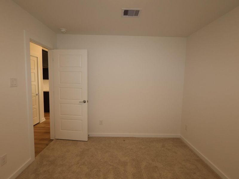 Spacious, unfurnished interior of a new home in Ambrose, La Marque (Image 15).