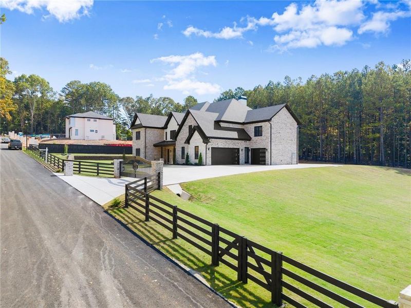 Image 101 of a home in .