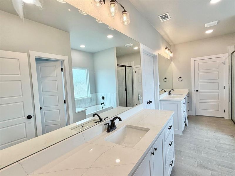 Furnished interior view inside a new home in , Weatherford (Image 6).