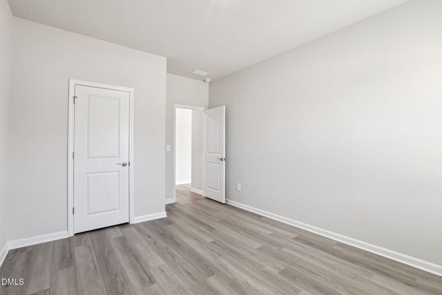 16-web-or-mls-Raleigh- River Glen-38 Hof