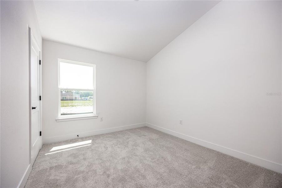 Spacious, unfurnished interior of a new home in Kirkland Farms, Alachua (Image 23).