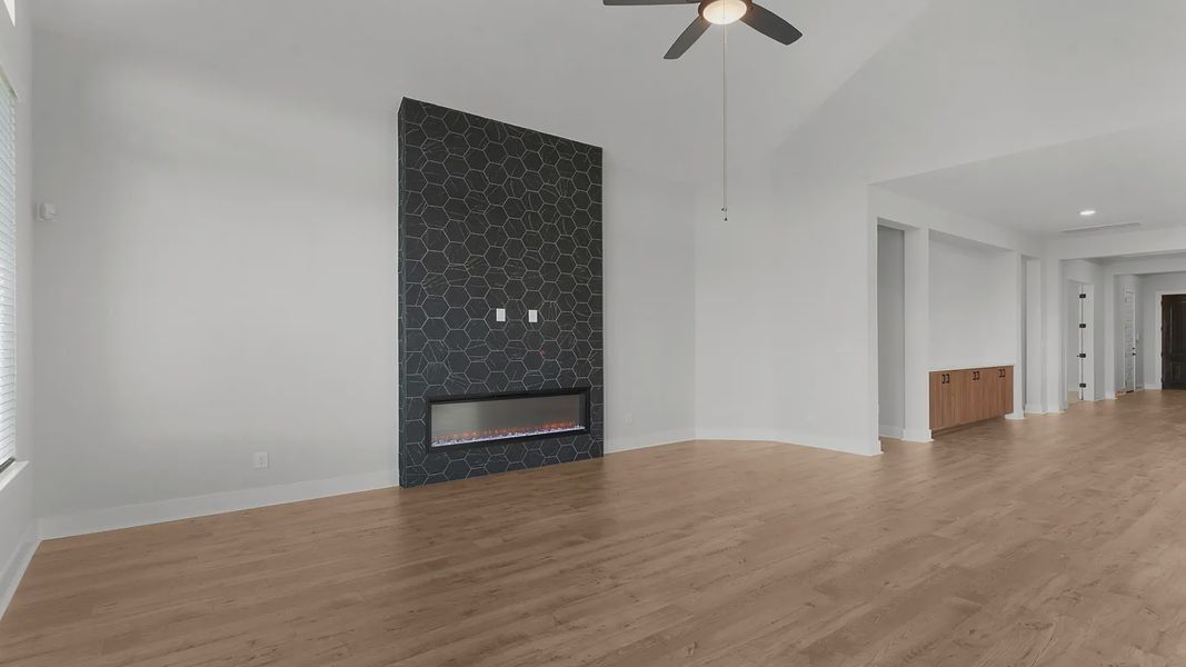 Representative unfurnished interior of a home built from the Mariah by Chesmar Homes in Newhaven, Manor (Image 15).