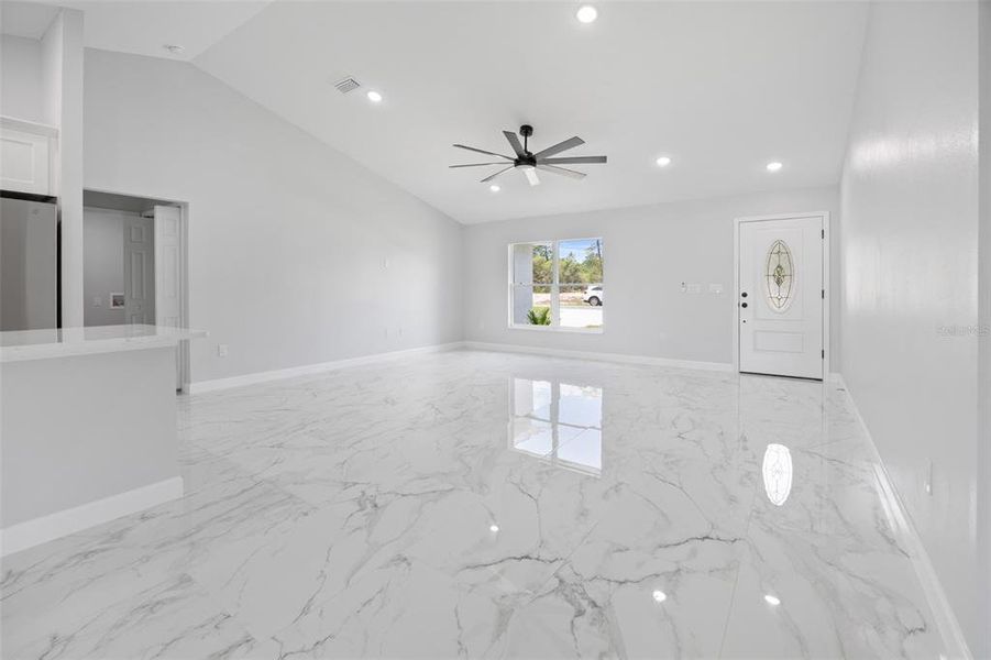 Spacious, unfurnished interior of a new home in , Dunnellon (Image 13).