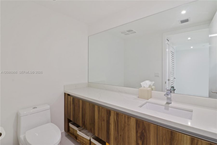 Furnished interior view inside a new home in Alana Bay Harbor Islands, Bal Harbour (Image 33).