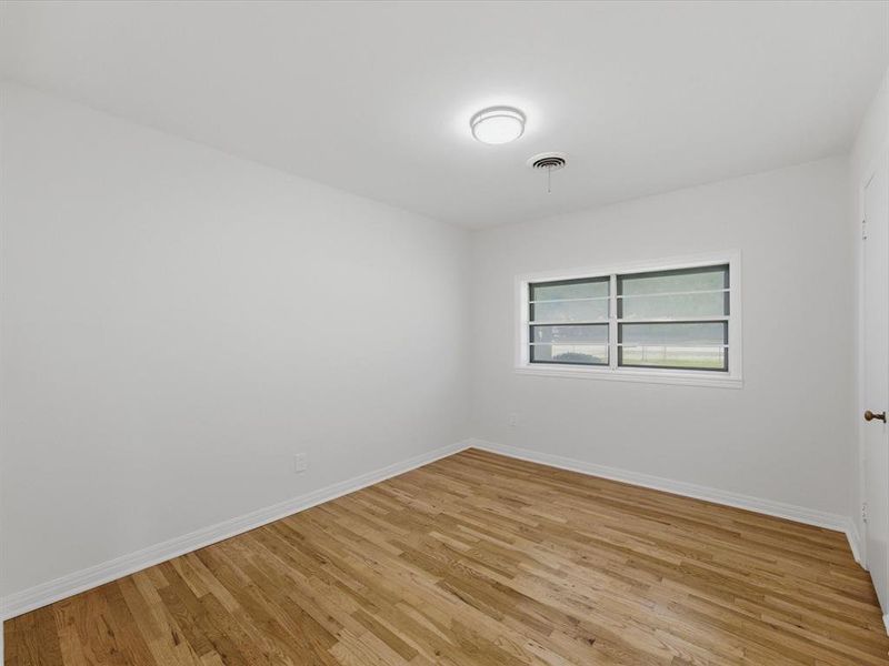 Spacious, unfurnished interior of a new home in , Montague (Image 17).