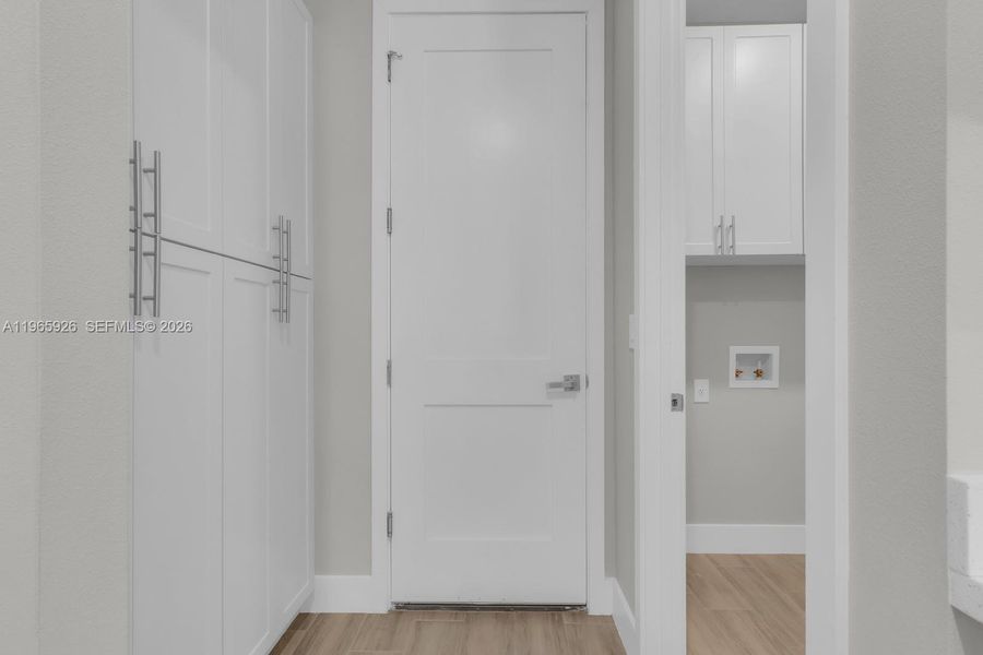 Spacious, unfurnished interior of a new home in , Palm Bay (Image 25).