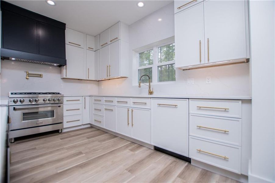 Furnished interior view inside a new home in , Newnan (Image 8).
