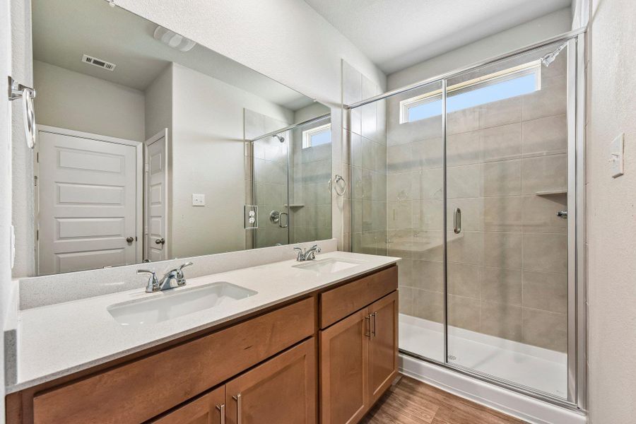 Furnished interior view inside a new home in Cascade, Liberty Hill (Image 12).