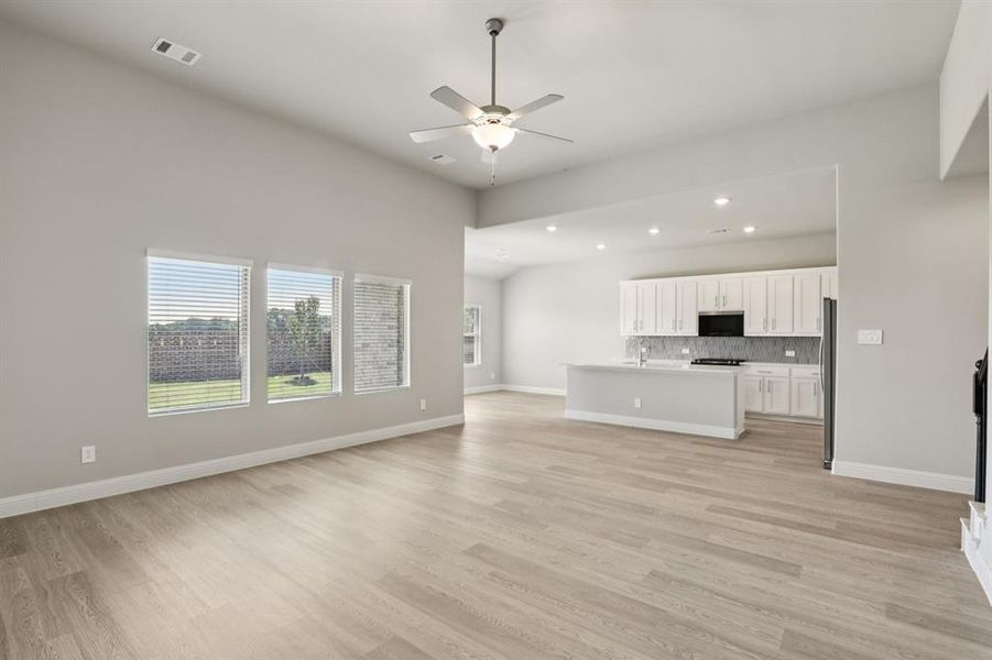 Photo is not of the actual home, but is an inspirational photo of builder’s model home and may depict options, furnishings, and/or decorator features that are not included. Photo is not of the actual home, but is an inspirational photo of builder’s model home and may depict options, furnishings, and/or decorator features that are not included.