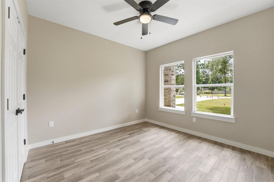 Spacious, unfurnished interior of a new home in , Conroe (Image 23).