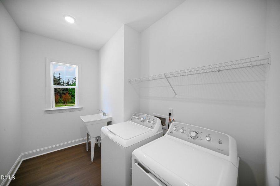 SUN_Stoneriver_Pic_Waterbury_Laundry_1of