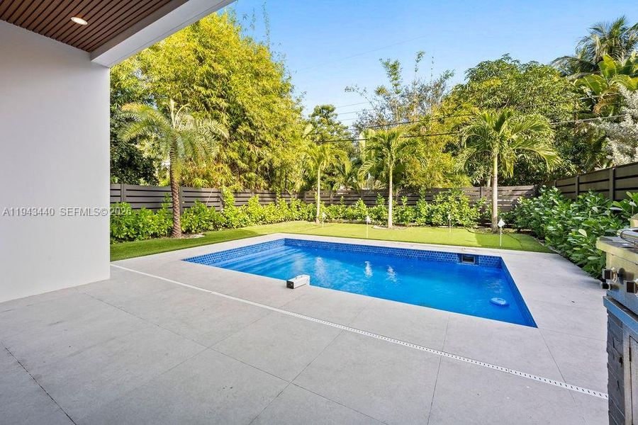 Exterior details and patio area of a home in , Fort Lauderdale (Image 35). Exterior details and patio area of a home in , Fort Lauderdale (Image 35).