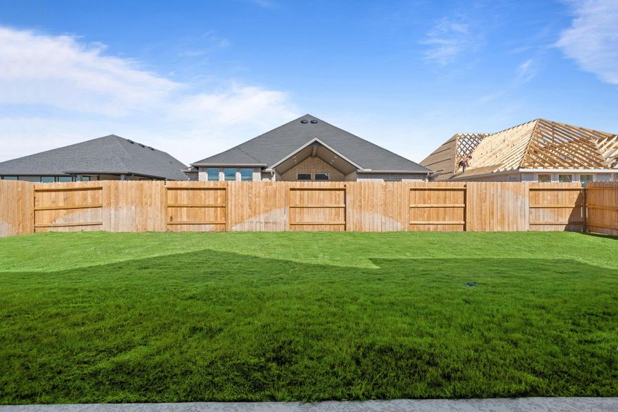 Exterior details and patio area of a home in Attwater, Waller (Image 21).