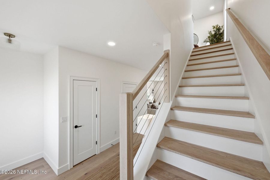 Spacious, unfurnished interior of a new home in , Jacksonville Beach (Image 27).