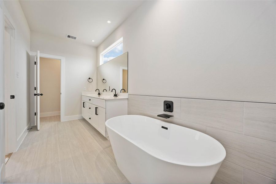 Furnished interior view inside a new home in , Houston (Image 14). Furnished interior view inside a new home in , Houston (Image 14).