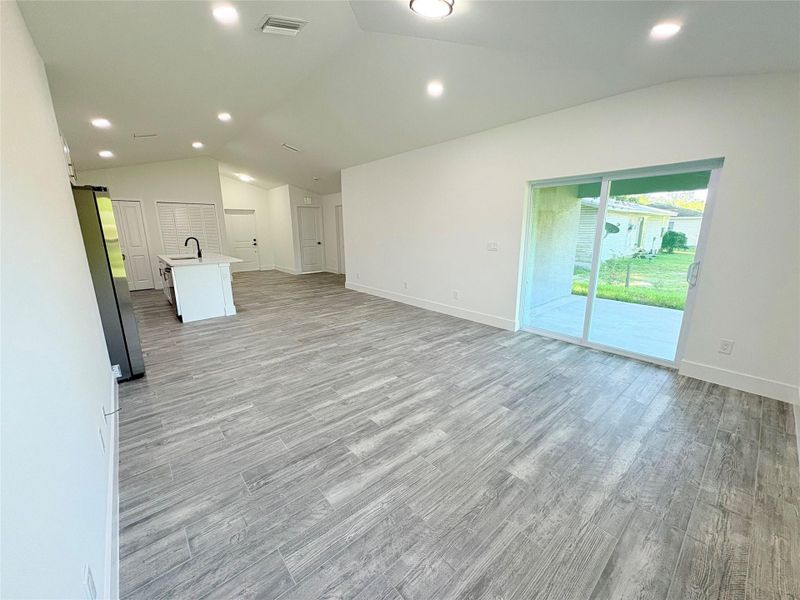 Spacious, unfurnished interior of a new home in , Okeechobee (Image 17).