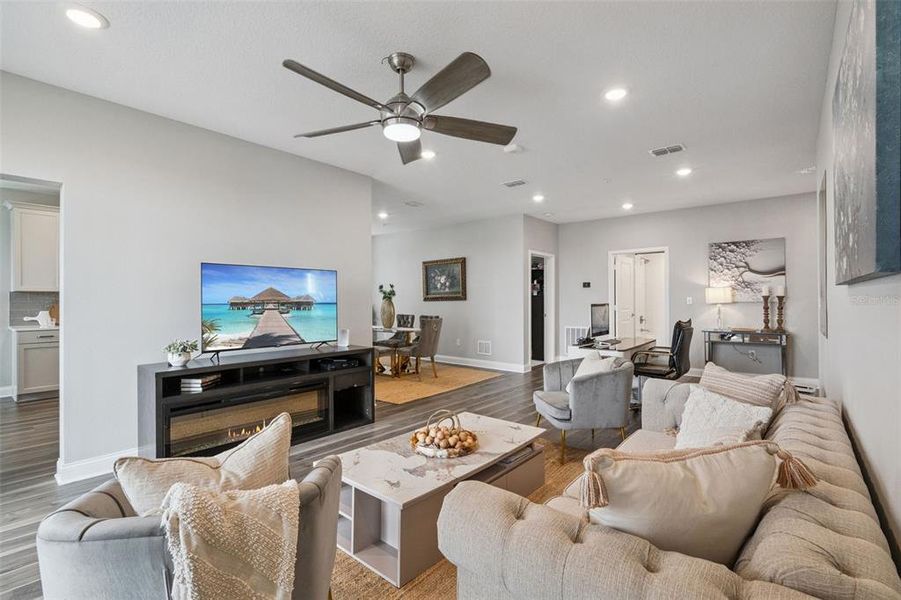 Furnished interior view inside a new home in , Orlando (Image 26). Furnished interior view inside a new home in , Orlando (Image 26).