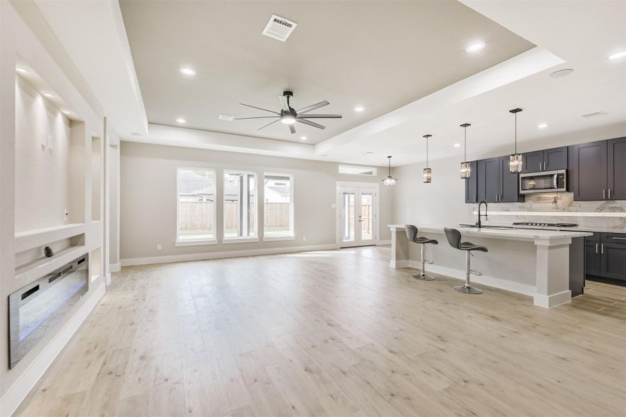 Spacious, unfurnished interior of a new home in , Houston (Image 6).