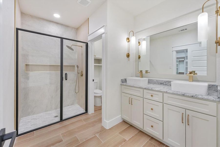 Furnished interior view inside a new home in , Fort Worth (Image 9).