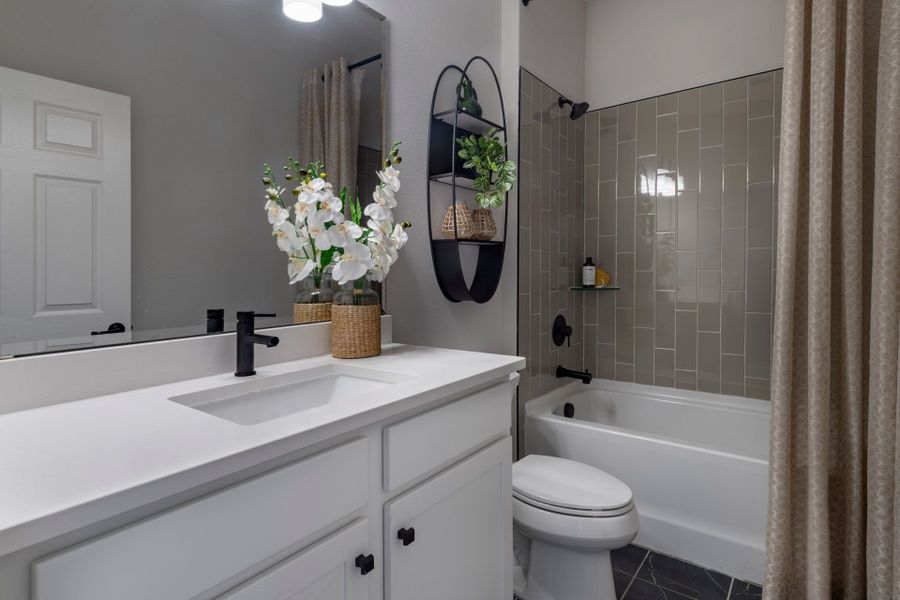 18-Ridgeview_Wekiva_GuestBath.jpg