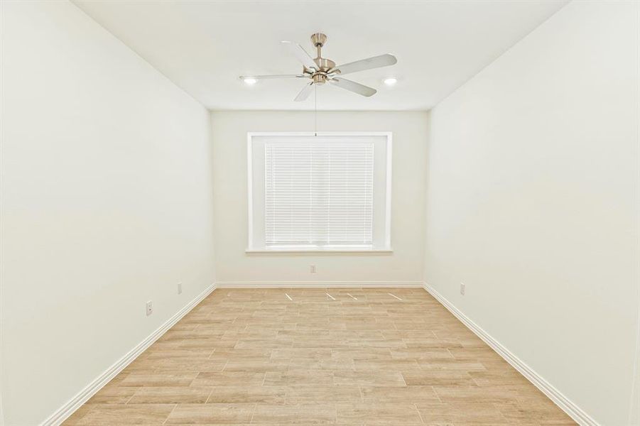Spacious, unfurnished interior of a new home in Preserve at Honey Creek, McKinney (Image 20).