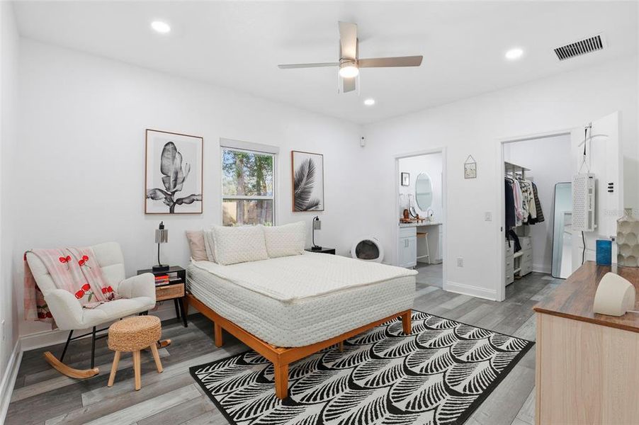 Furnished interior view inside a new home in , Gainesville (Image 6).