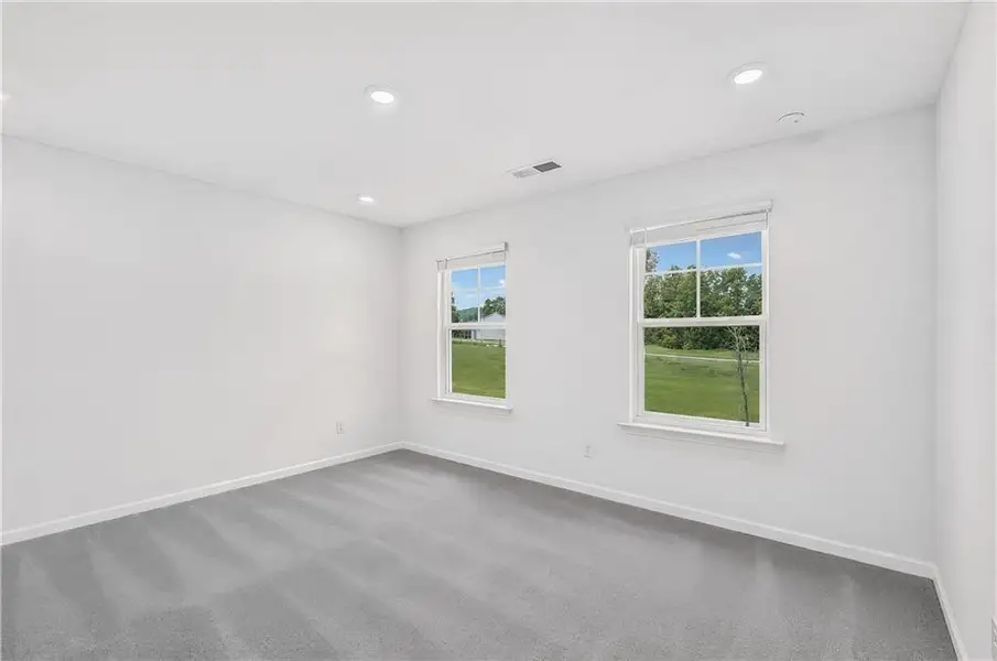 Spacious, unfurnished interior of a new home in Prentis Branch, Rome (Image 8).